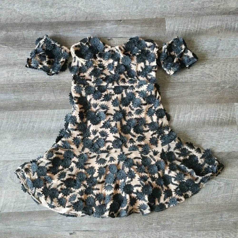 🚫SOLD🚫NWOT FL&L ONE OF A KIND AMELIA DRESS - Picture 2 of 7
